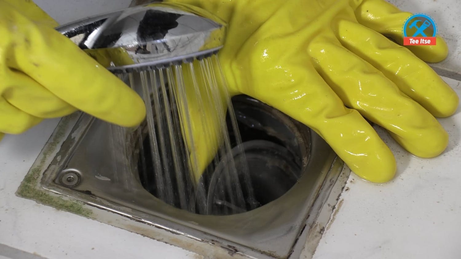 Tukkoon mennyt lattiakaivo